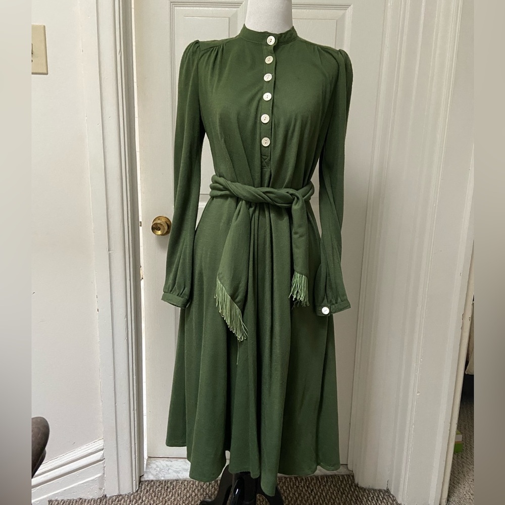Vintage London 1970s long sleeve dress with belt